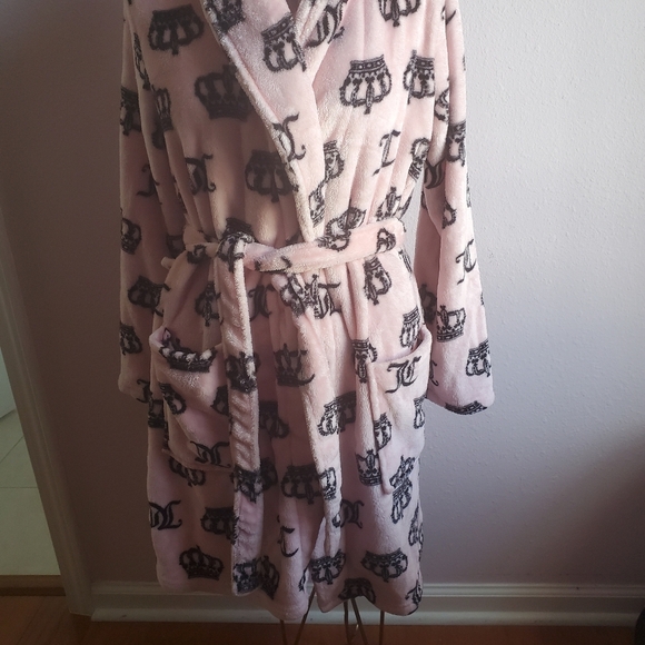 -   super soft ! juicy couture fleece robe - Picture 10 of 16